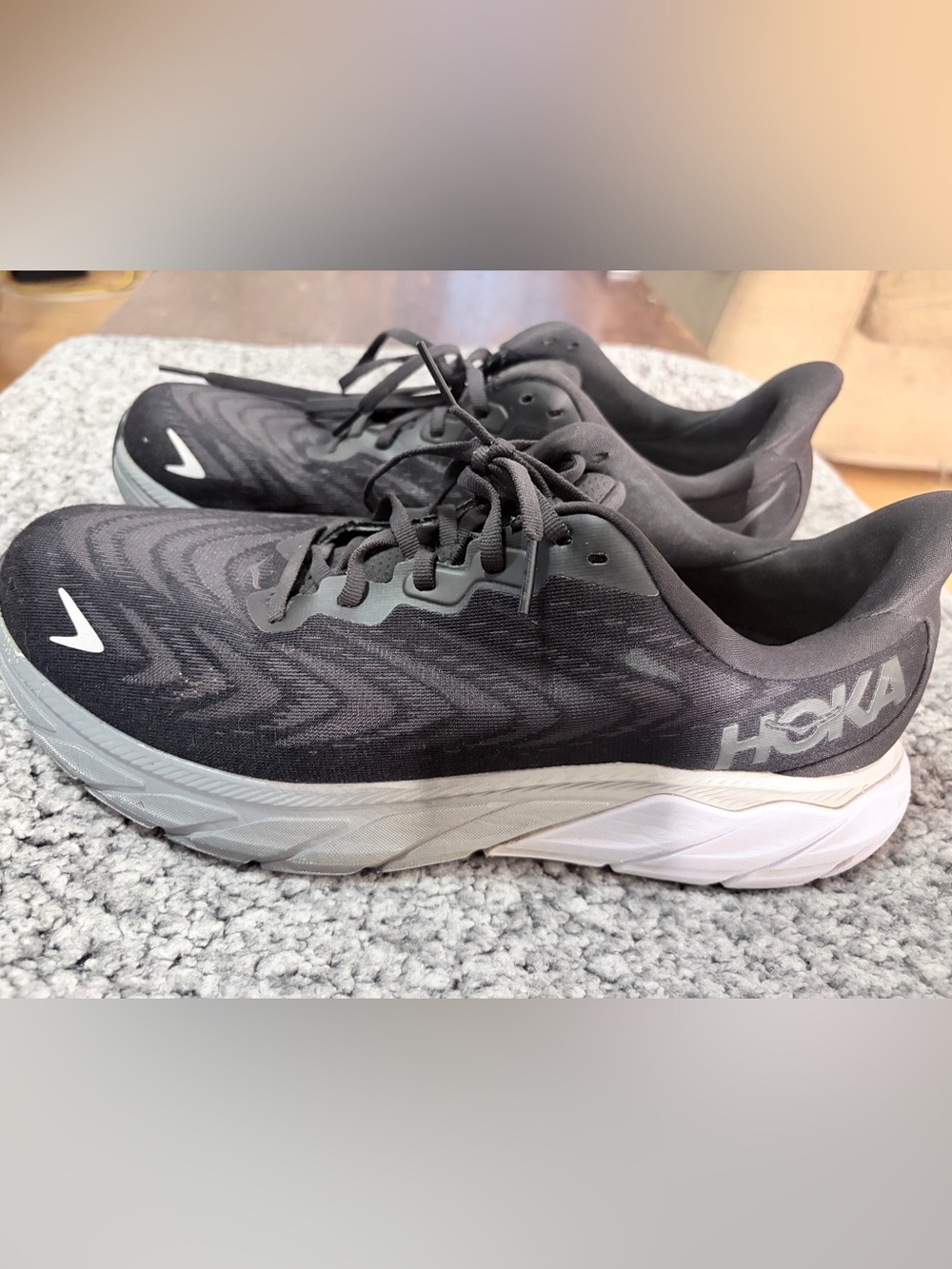 Hoka One One Arahi 6